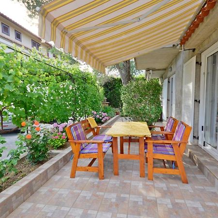 Apartments Blazenka Banjol Екстер'єр фото
