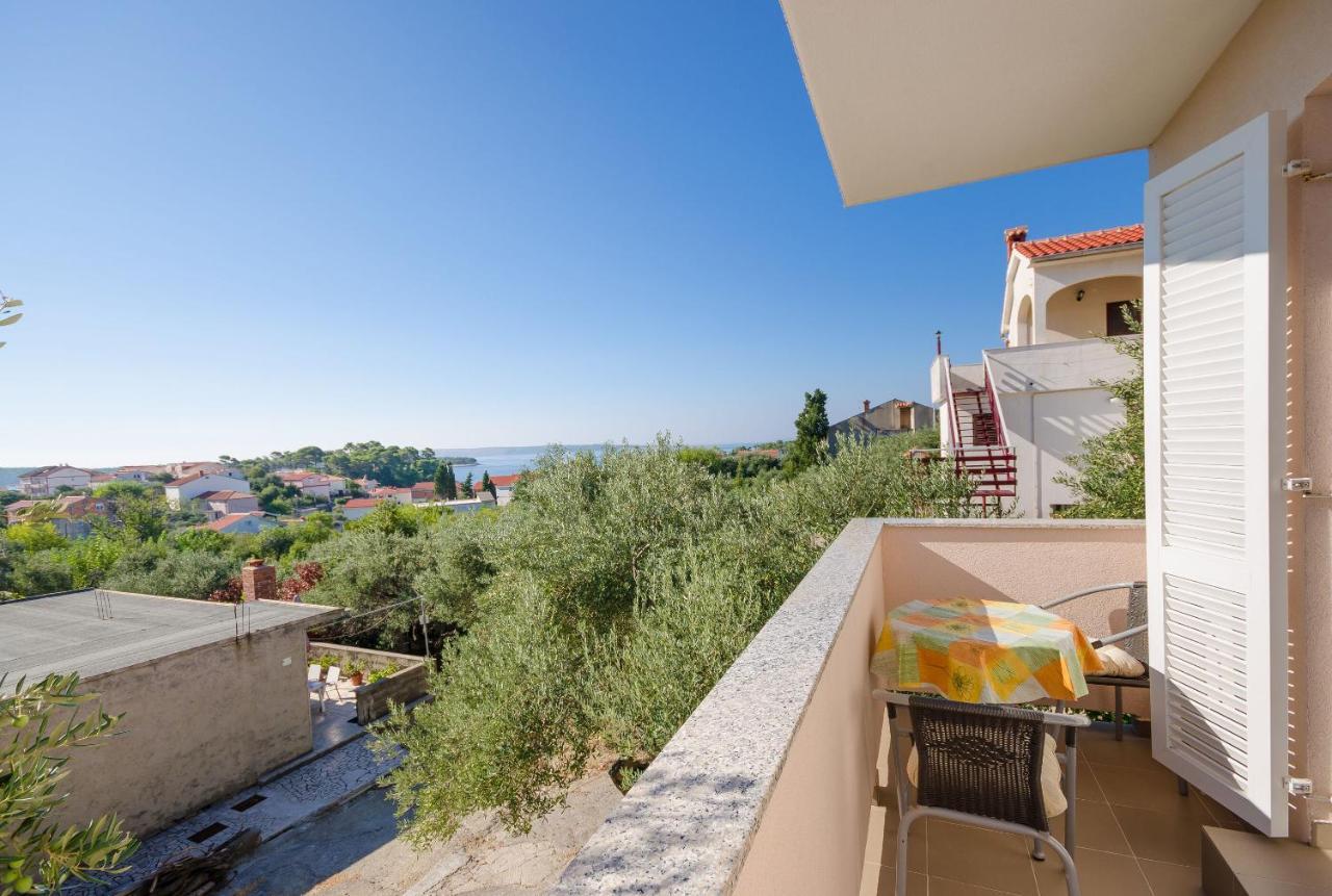 Apartments Blazenka Banjol Екстер'єр фото
