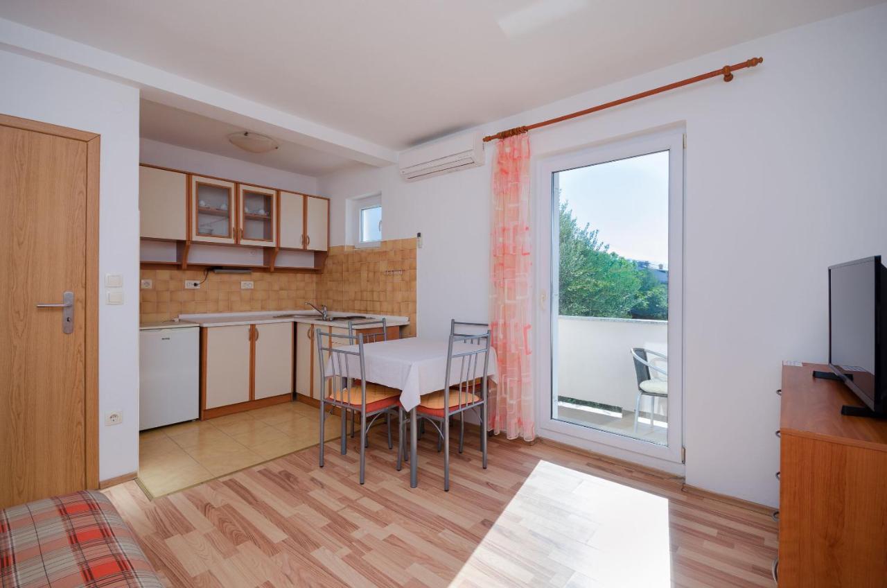Apartments Blazenka Banjol Екстер'єр фото