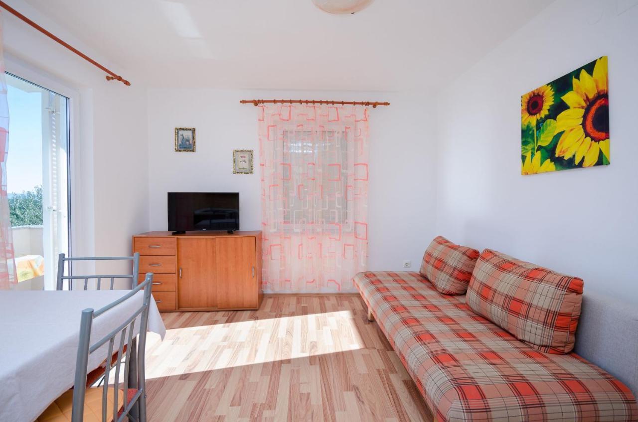Apartments Blazenka Banjol Екстер'єр фото