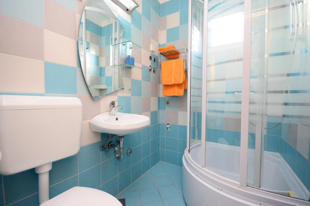 Apartments Blazenka Banjol Екстер'єр фото