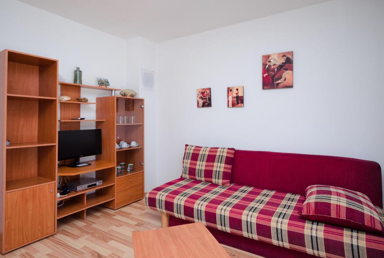 Apartments Blazenka Banjol Екстер'єр фото