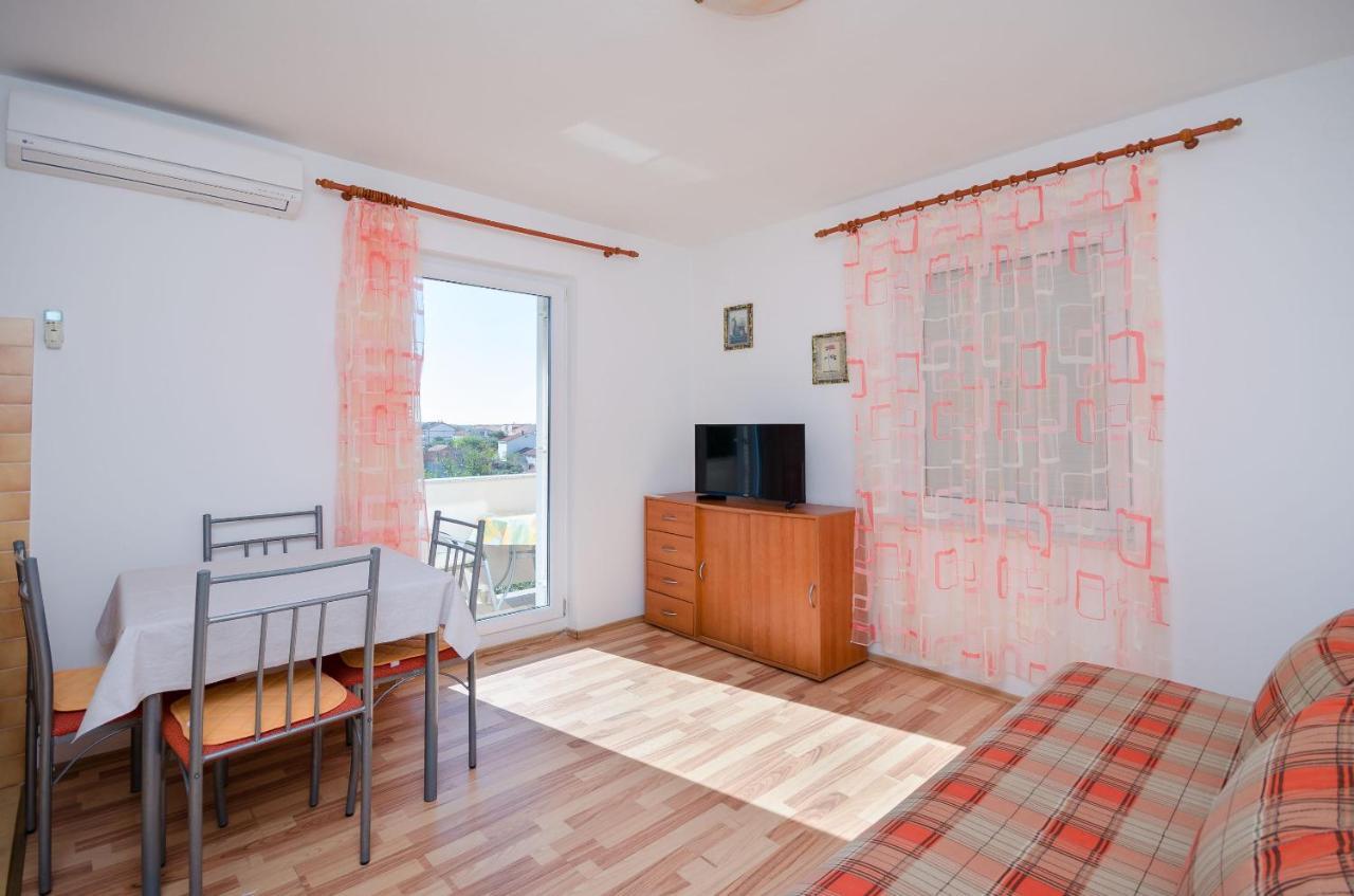 Apartments Blazenka Banjol Екстер'єр фото