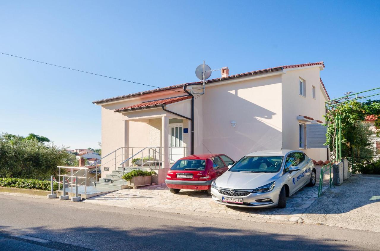 Apartments Blazenka Banjol Екстер'єр фото
